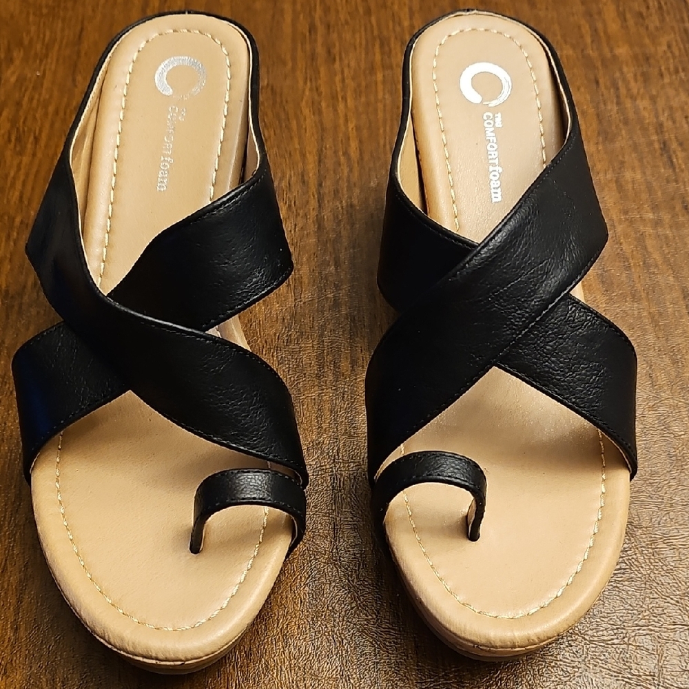 Journey Collection Rayna Wedge Sandals